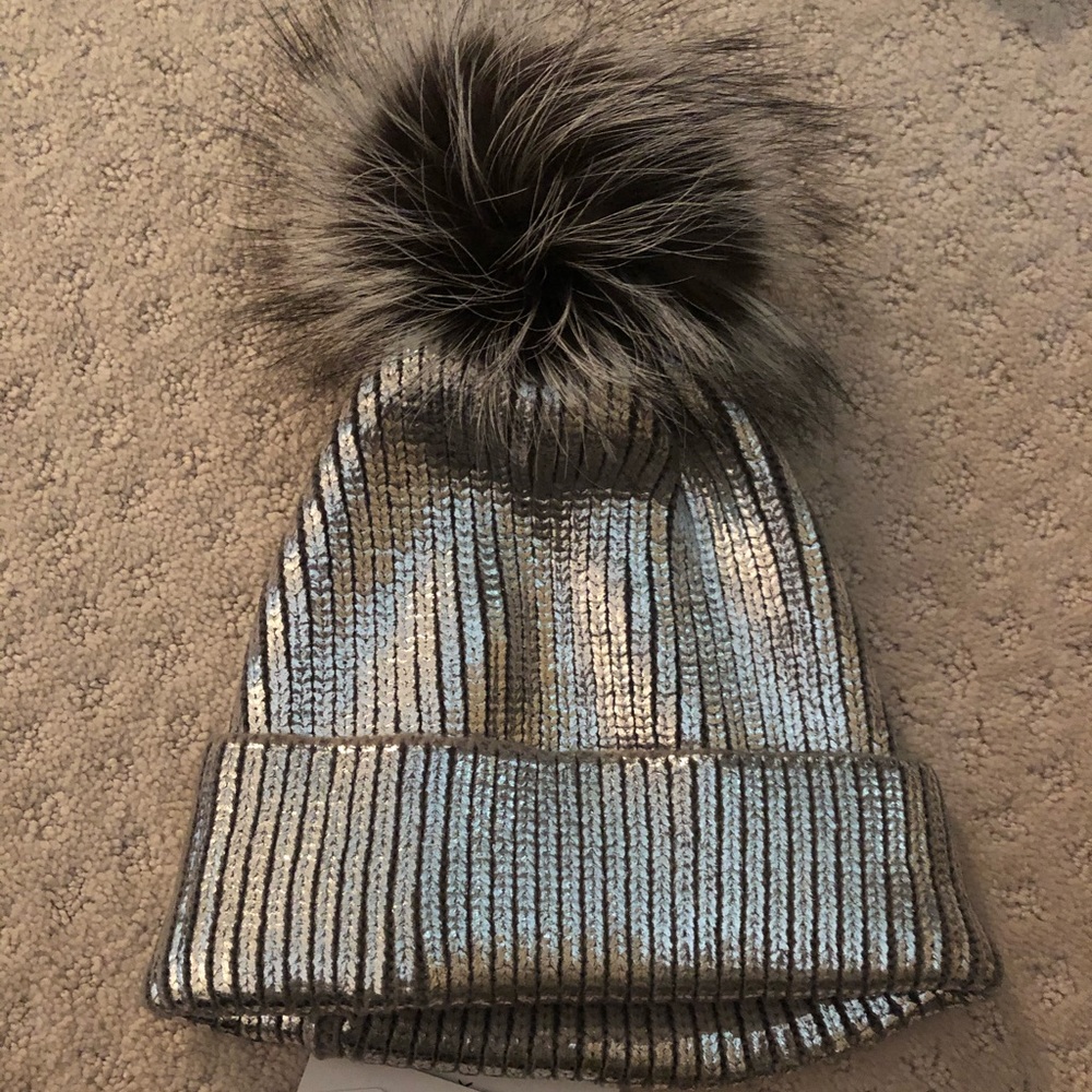 Adrienne Landau Beanie